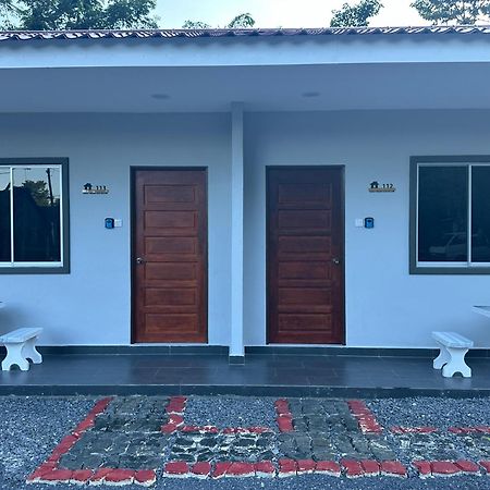 Guest House Gua Kelam Kaki Bukit Exterior foto